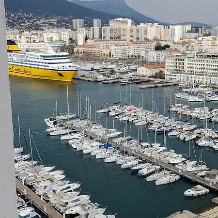 Daire Style Loft Avec Jacuzzi A 150m De La