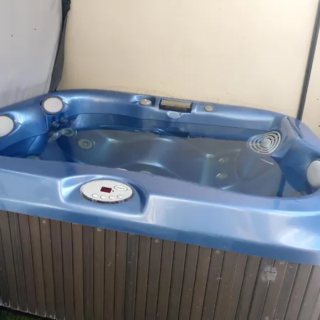 Style Loft Avec Jacuzzi A 150m De La Tolone
