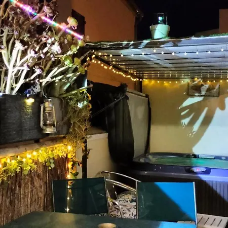 Style Loft Avec Jacuzzi A 150m De La Tolone